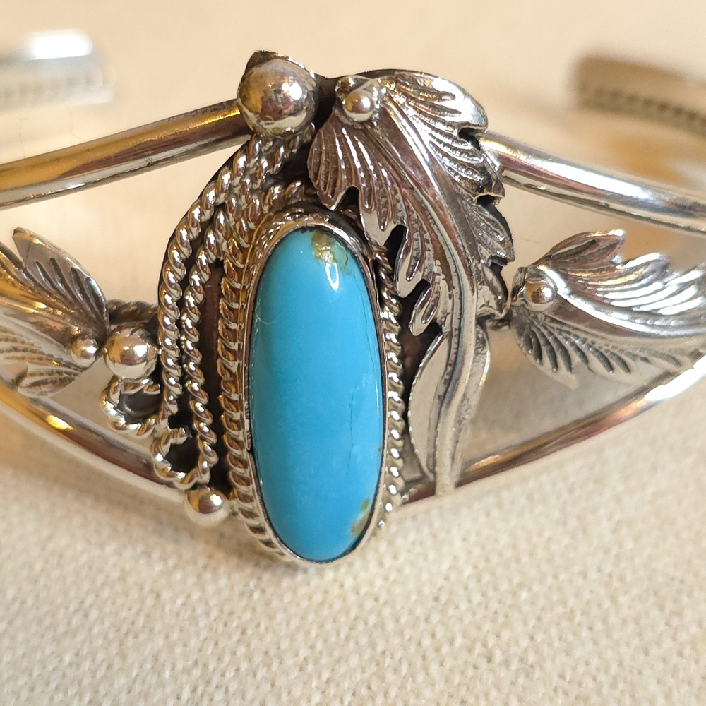 Native American Daniel Martinez Sterling Turqouise Cuff - Picture 4 of 6